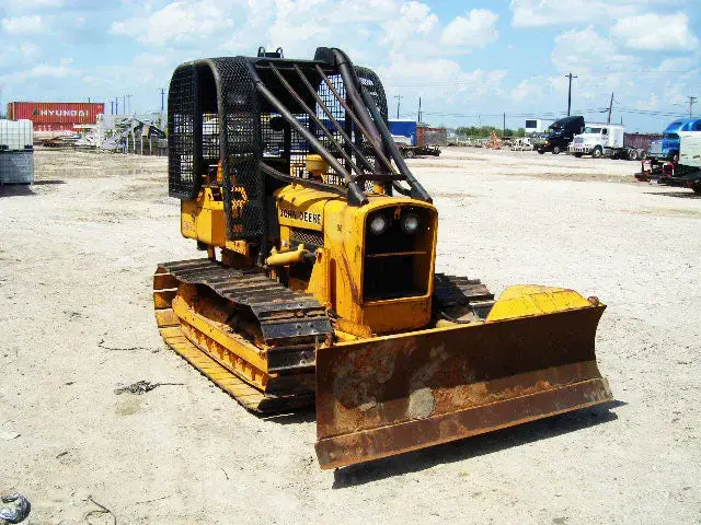 Bulldozer sobre orugas John Deere Relife