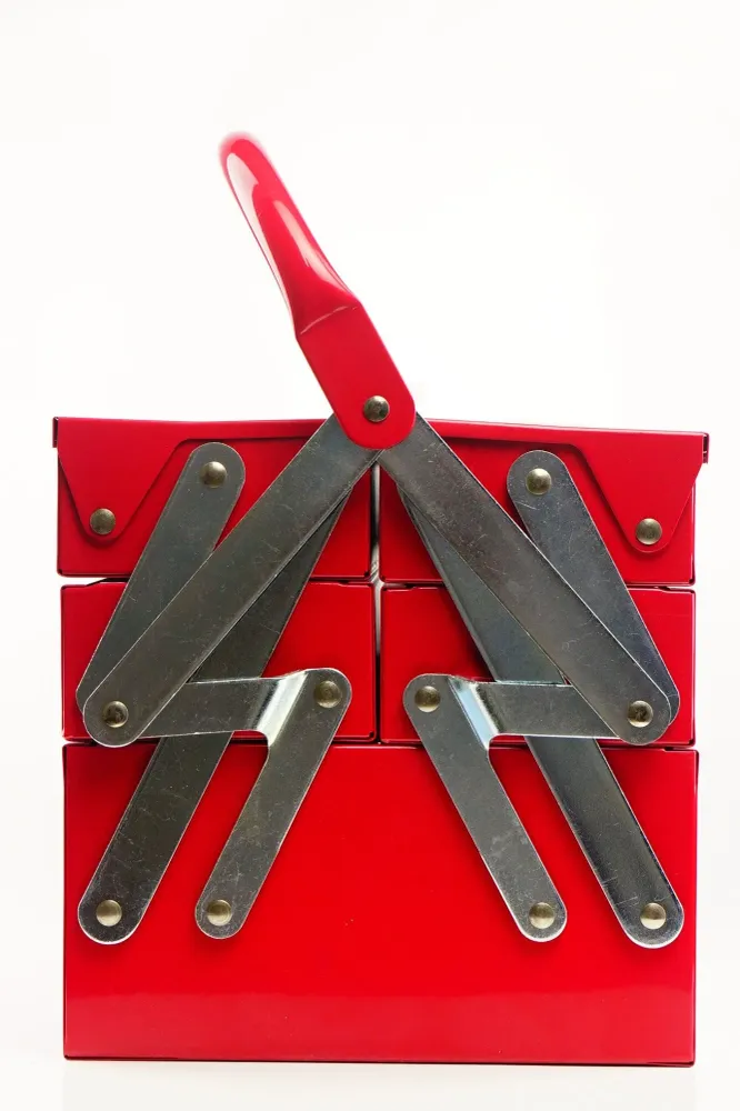 CAJA METALICA CON 5 COMPARTIMENTOS TIPO ACORDEON TOTAL TOOLS